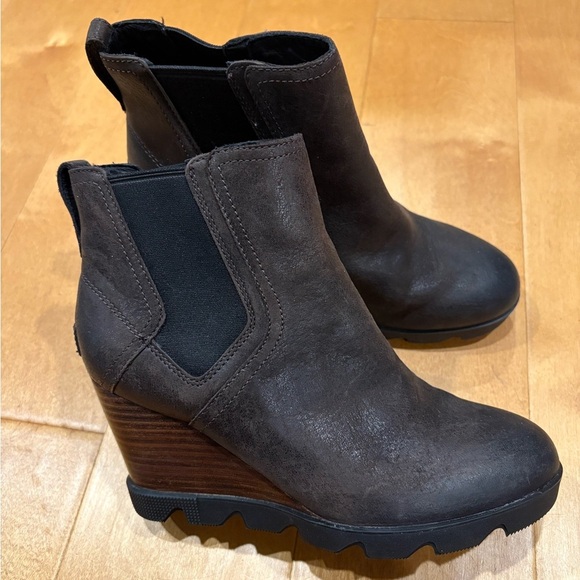 Sorel Women's Joan Uptown Chelsea Leather wedge  Boots booties 8.5 brown leather - Picture 1 of 7